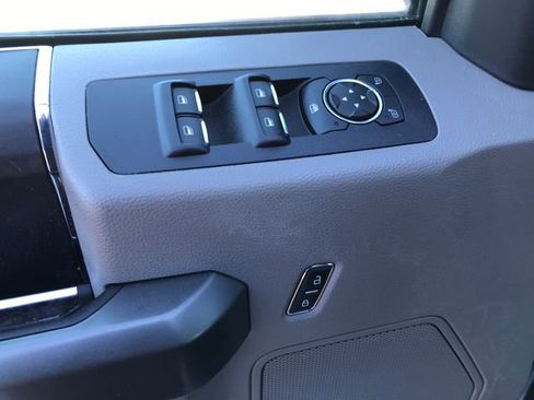 Used 2020 Ford F150 XLT image 7