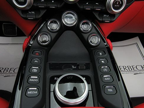 Used 2023 Aston Martin V8 Vantage Roadster image 37