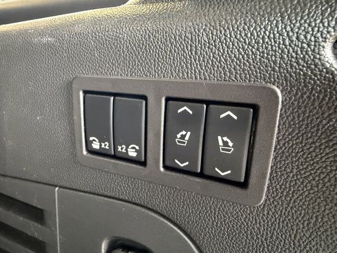 Used 2018 GMC Yukon XL SLT w/ Open Road Package image 42