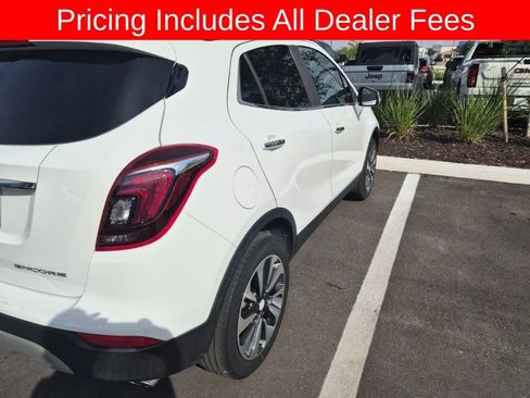 Used 2020 Buick Encore Essence FWD image 3