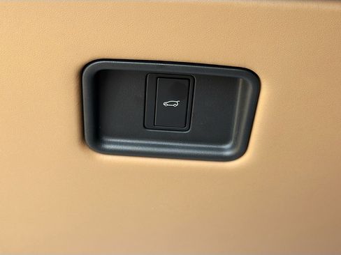 New 2026 Land Rover Range Rover Autobiography AWD/4WD image 34