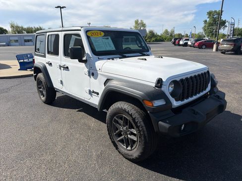Used 2024 Jeep Wrangler Unlimited Sport AWD/4WD image 5