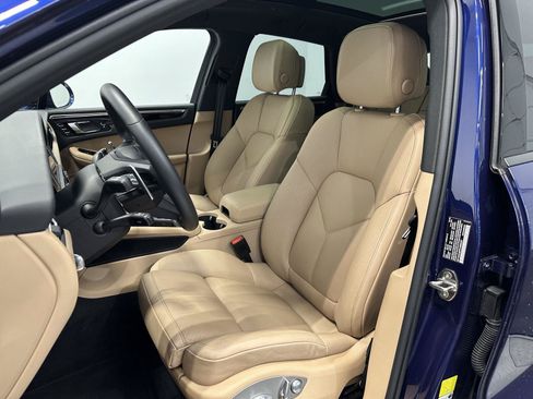 Certified 2026 Porsche Macan AWD/4WD image 5