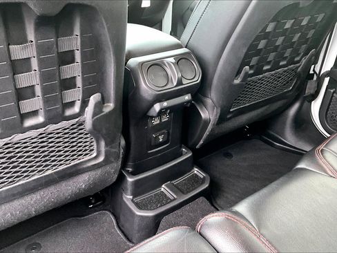 Used 2021 Jeep Wrangler Unlimited Rubicon AWD/4WD image 10