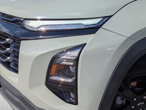 Used 2025 Chevrolet Equinox LT w/ Convenience Package II AWD/4WD image 10