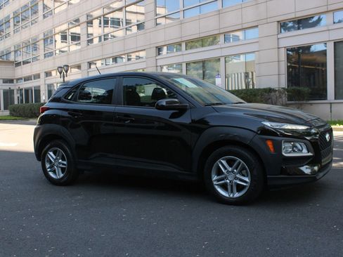 Used 2019 Hyundai Kona SE image 2
