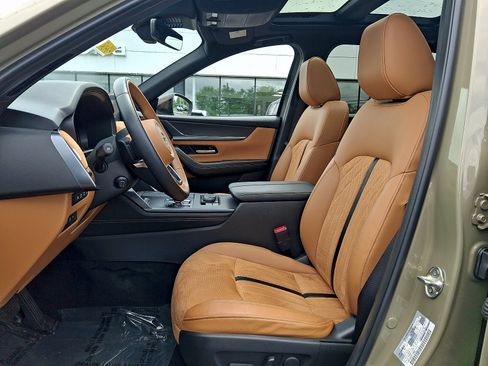 Certified 2025 MAZDA CX-70 3.3 Turbo S w/ Premium Plus AWD/4WD image 16