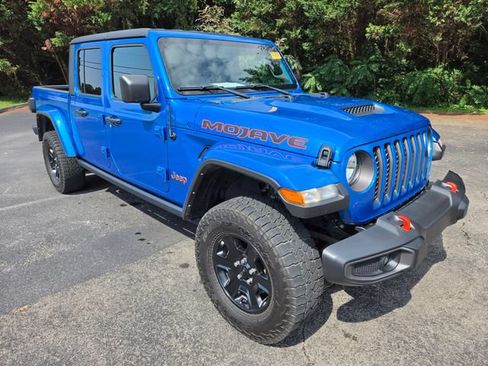 Used 2023 Jeep Gladiator Mojave w/ Cold Weather Group AWD/4WD image 3