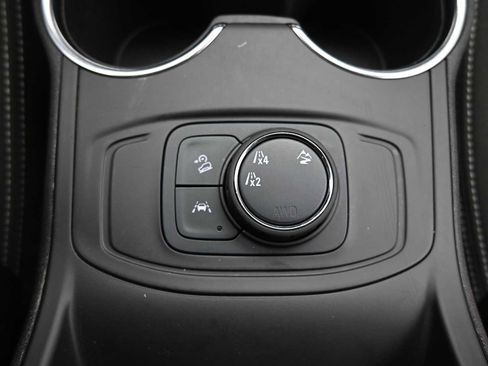 Used 2024 GMC Terrain SLE image 19