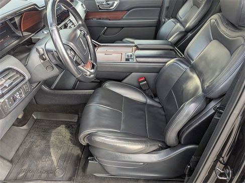 Used 2022 Lincoln Navigator 4WD image 16