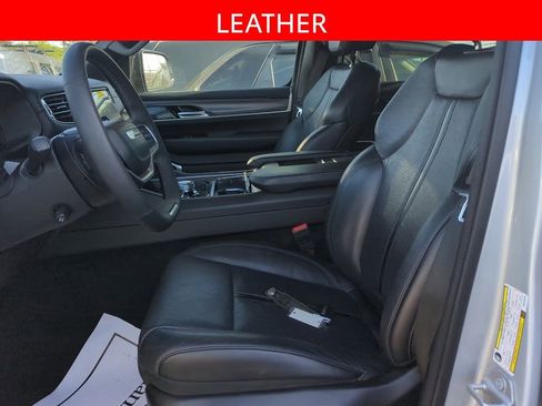 Used 2024 Jeep Wagoneer L Series II w/ Flexible Seating Group AWD/4WD image 4