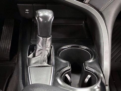 Certified 2019 Toyota Camry SE image 19