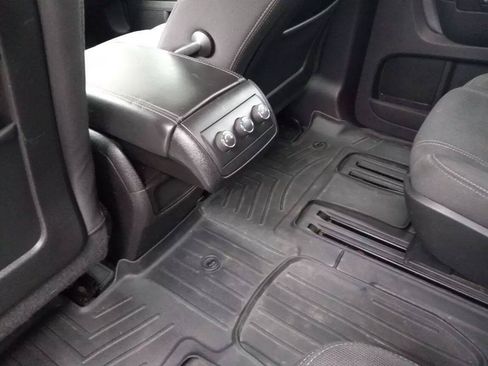 Used 2013 GMC Acadia SLE AWD/4WD image 9