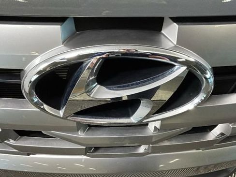 Used 2024 Hyundai Santa Cruz SE FWD image 9