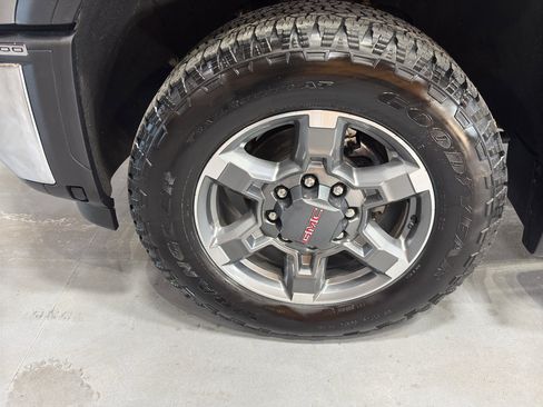 Used 2026 GMC Sierra 3500 SLE image 9