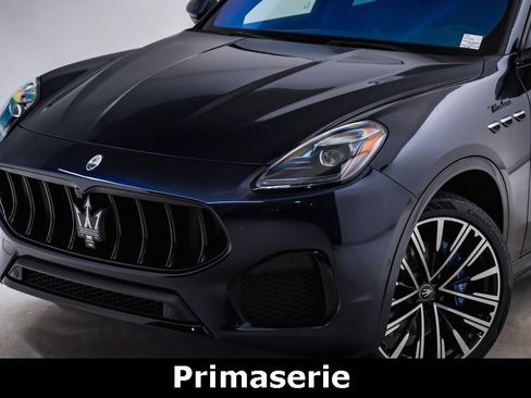 Certified 2023 Maserati Grecale Modena image 4