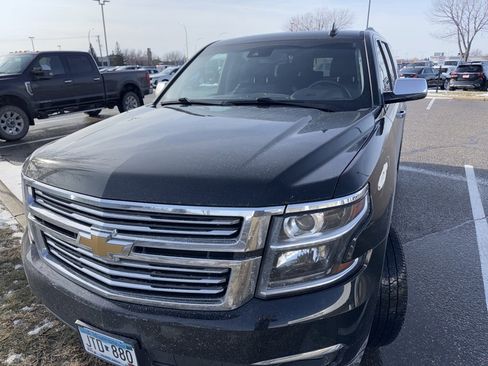 Used 2020 Chevrolet Suburban Premier image 2