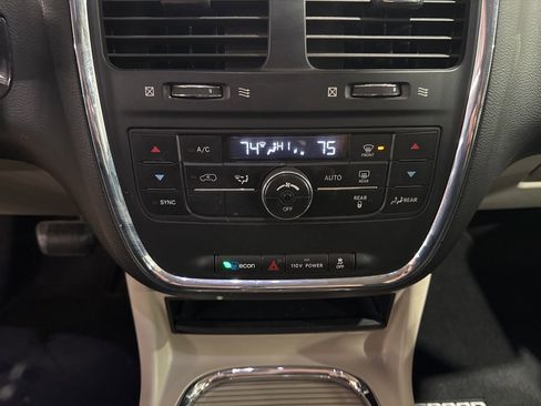 Used 2012 Dodge Grand Caravan Crew w/ Crew Value Pkg image 23