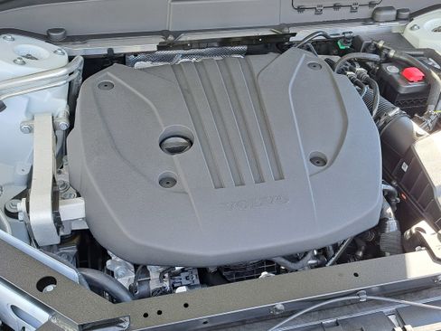 New 2026 Volvo XC60 B5 Ultra w/ Protection Package Premier image 9