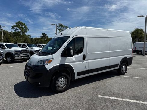 Used 2025 RAM ProMaster 2500 w/ Convenience Group FWD image 7