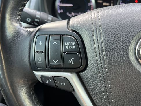 Used 2017 Toyota Highlander Plus image 26