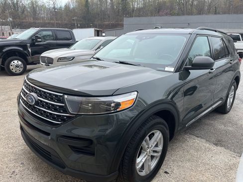 Used 2022 Ford Explorer XLT image 4