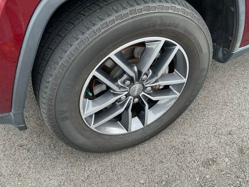 Used 2017 Jeep Grand Cherokee Limited image 9