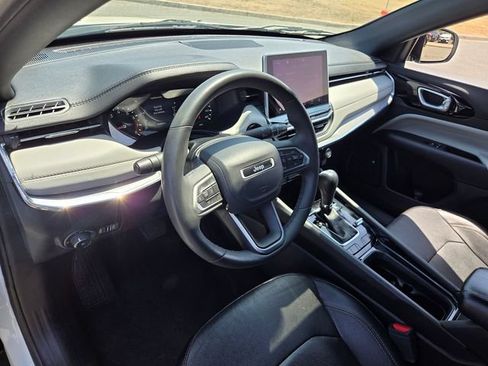 Used 2023 Jeep Compass Limited AWD/4WD image 8