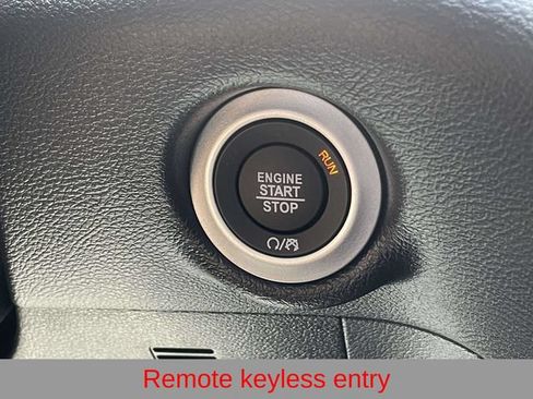 New 2027 Chrysler Pacifica Select FWD image 22