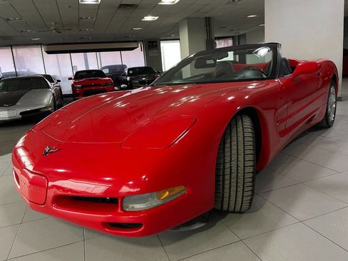 Used 2002 Chevrolet Corvette Convertible w/ Preferred Equipment Group2 image 3