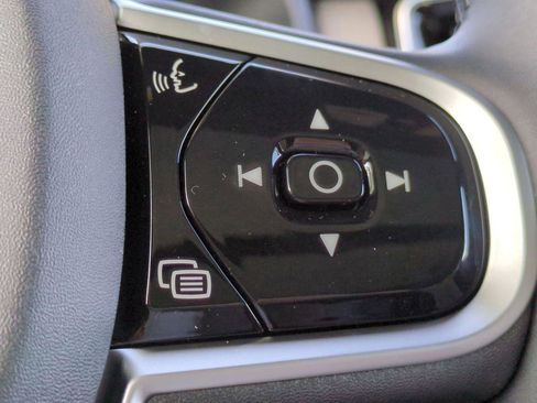 New 2026 Volvo XC90 B6 Plus w/ Protection Package Premier image 25