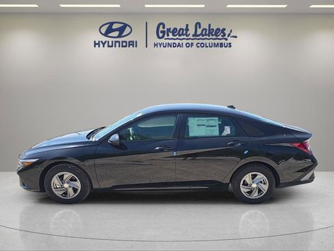 New 2026 Hyundai Elantra SE w/ Cargo Package FWD image 2