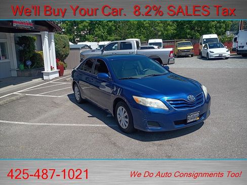 Used 2011 Toyota Camry LE FWD image 3