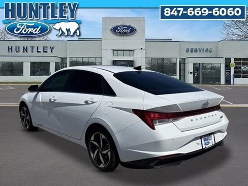 Used 2023 Hyundai Elantra Limited w/ Cargo Package FWD image 5