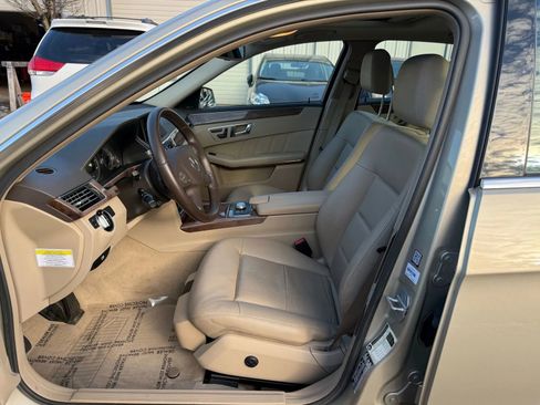 Used 2011 Mercedes-Benz E 350 E 350 4MATIC Sedan 4D image 18