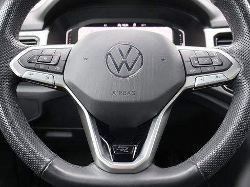 Certified 2022 Volkswagen Atlas Cross Sport SEL R-Line image 39