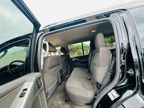 Used 2012 Nissan Pathfinder S image 16