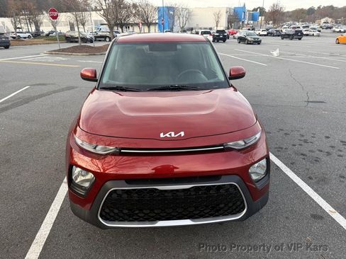 Used 2022 Kia Soul LX image 3