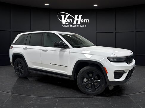 Used 2024 Jeep Grand Cherokee Limited w/ Luxury Tech Group II AWD/4WD image 1