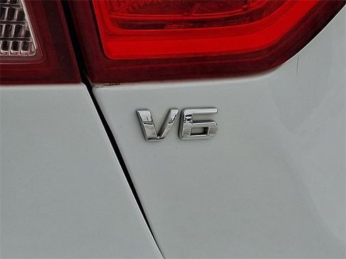 Used 2016 Chevrolet Impala LT w/ Convenience Package image 31