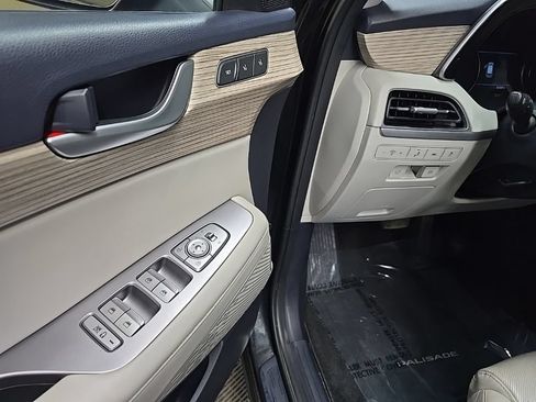 Used 2022 Hyundai Palisade SEL w/ 8P Bench Seat Package AWD/4WD image 29