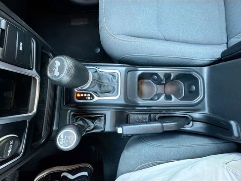 Used 2024 Jeep Wrangler Unlimited Sport AWD/4WD image 30