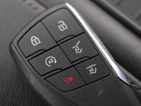 Used 2022 Chevrolet Tahoe Z71 w/ Luxury Package image 17