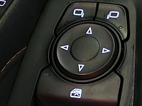 Used 2020 Chevrolet Traverse LT FWD image 15