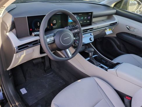 Certified 2025 Hyundai Tucson SEL image 12