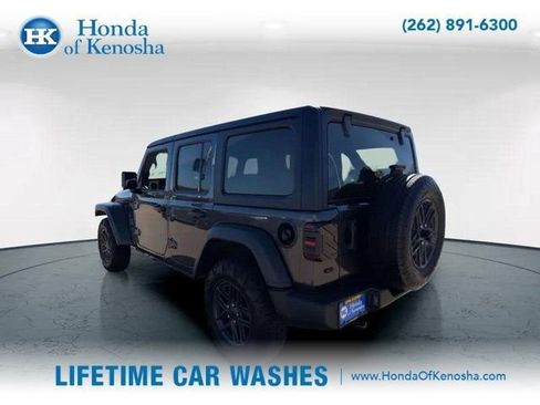 Used 2024 Jeep Wrangler Sport S image 5