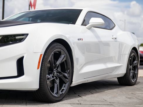 Used 2021 Chevrolet Camaro LT w/ Technology Package RWD image 8
