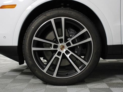 New 2026 Porsche Cayenne image 16
