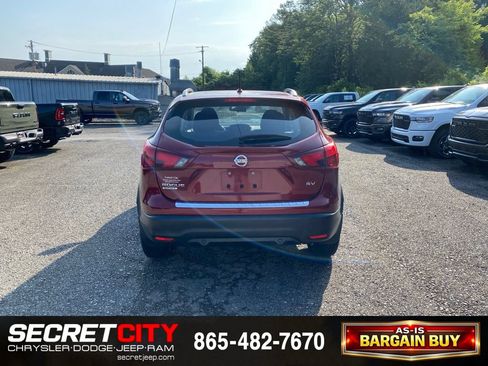 Used 2019 Nissan Rogue Sport SV w/ Technology Package FWD image 6