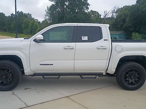 New 2026 Toyota Tacoma SR5 AWD/4WD image 4